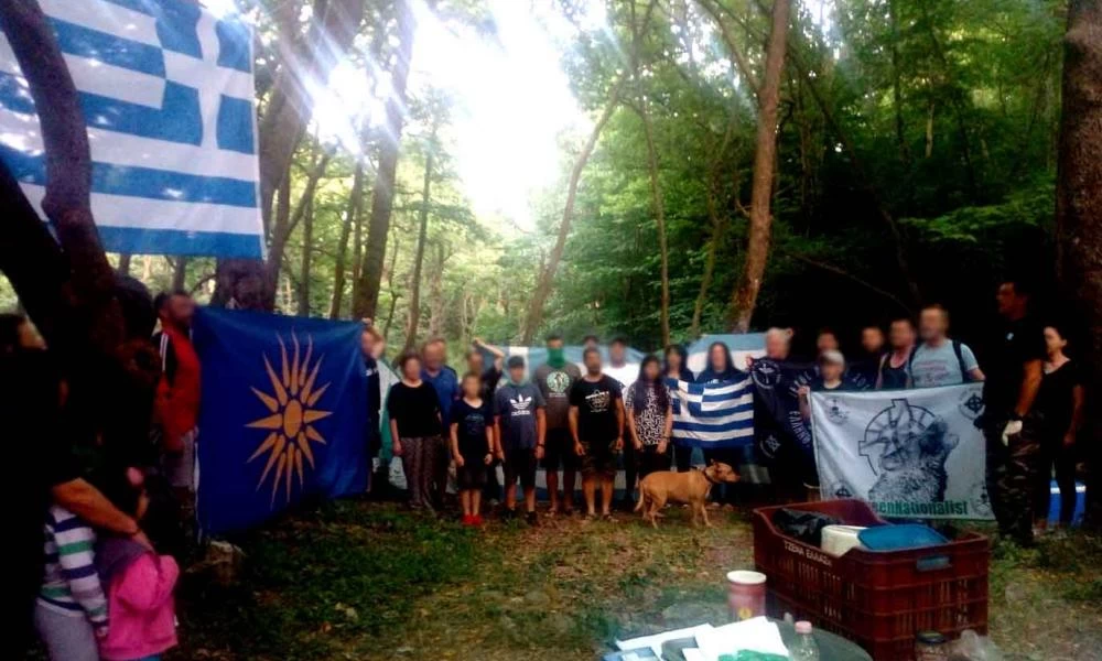 "Θαρραλέοι”! - Αναρχικοί επιτέθηκαν σε κάμπιγνκ εθνικοφρόνων όταν εκείνοι έλειπαν